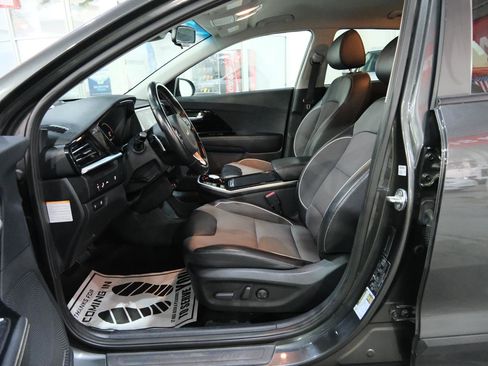 Used 2022 Kia Niro EX w/ Cold Weather Package image 16