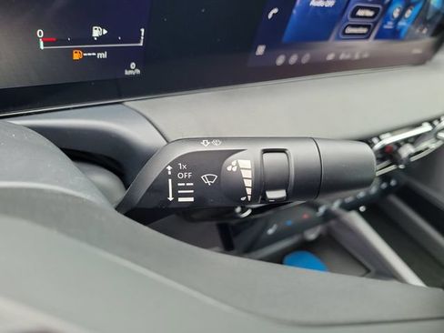 New 2027 Nissan Sentra SV w/ SV Convenience Package FWD image 23