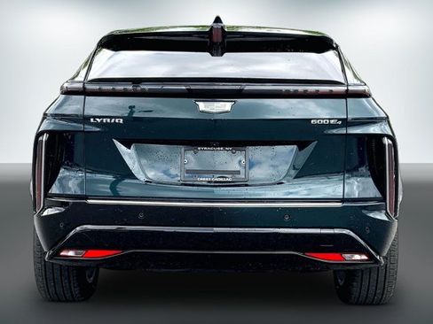 Used 2024 Cadillac Lyriq Luxury AWD/4WD image 3