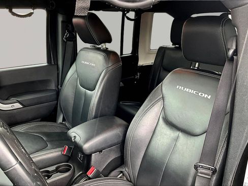 Used 2015 Jeep Wrangler Unlimited Rubicon AWD/4WD image 21