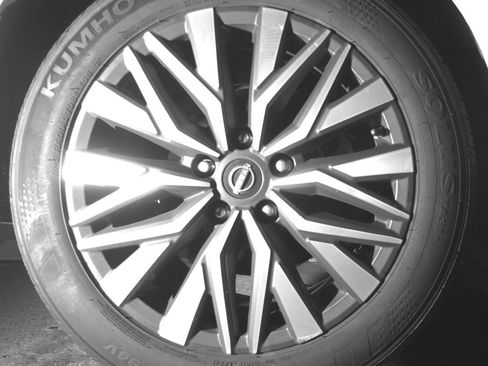 Used 2025 Nissan Altima 2.5 SV image 15