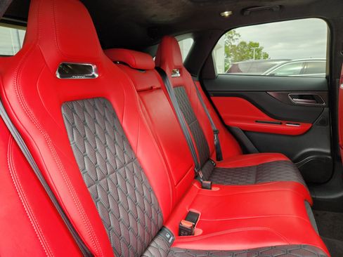 Used 2020 Jaguar F-PACE SVR image 15
