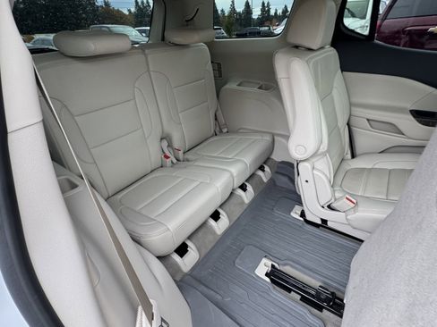 Used 2021 GMC Acadia Denali w/ Denali Ultimate Package image 14