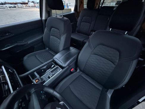 Used 2025 Nissan Pathfinder SV image 38