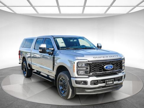 Used 2023 Ford F250 Lariat w/ Sport Appearance Package AWD/4WD image 5
