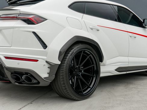 Used 2021 Lamborghini Urus AWD/4WD image 44