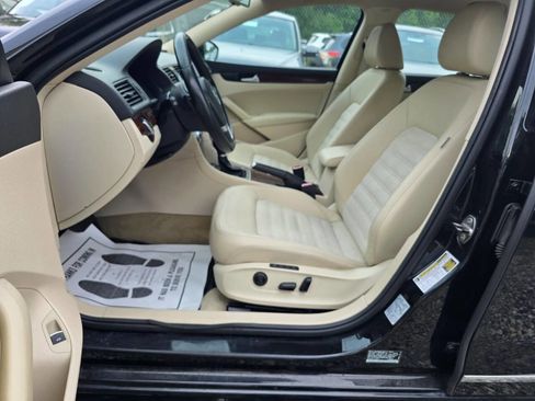 Used 2012 Volkswagen Passat 3.6 SEL Premium image 22