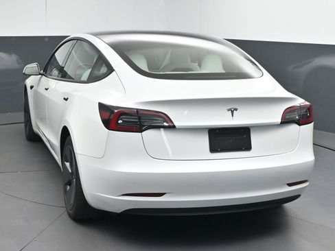 Used 2023 Tesla Model 3 Standard Range image 7