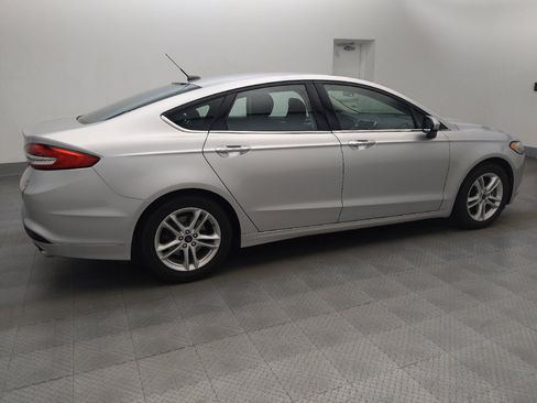 Used 2018 Ford Fusion SE w/ Fusion SE Technology Package FWD image 10