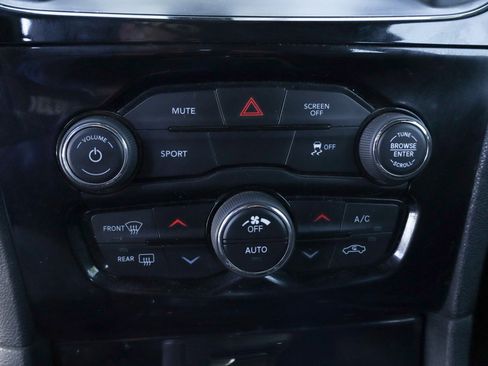 Used 2020 Chrysler 300 S image 34