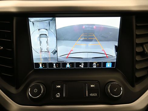 Used 2023 GMC Acadia SLT w/ Technology Package image 16