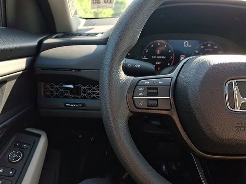 Certified 2025 Honda Accord SE image 21