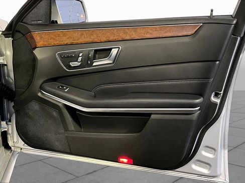 Used 2016 Mercedes-Benz E 350 4MATIC Wagon image 23