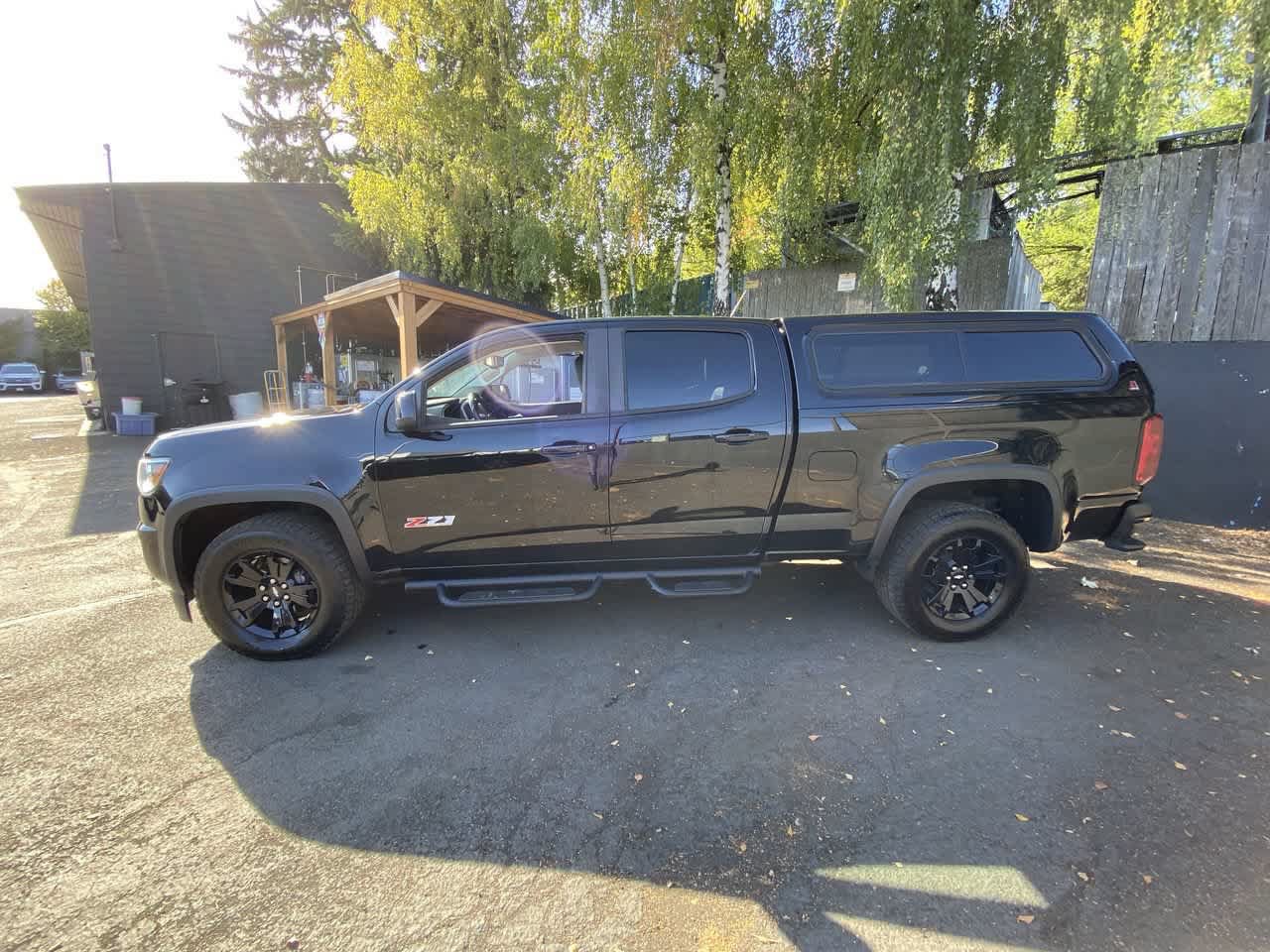 Used 2019 Chevrolet Colorado Z71 w/ Z71 Midnight Edition AWD/4WD image 3