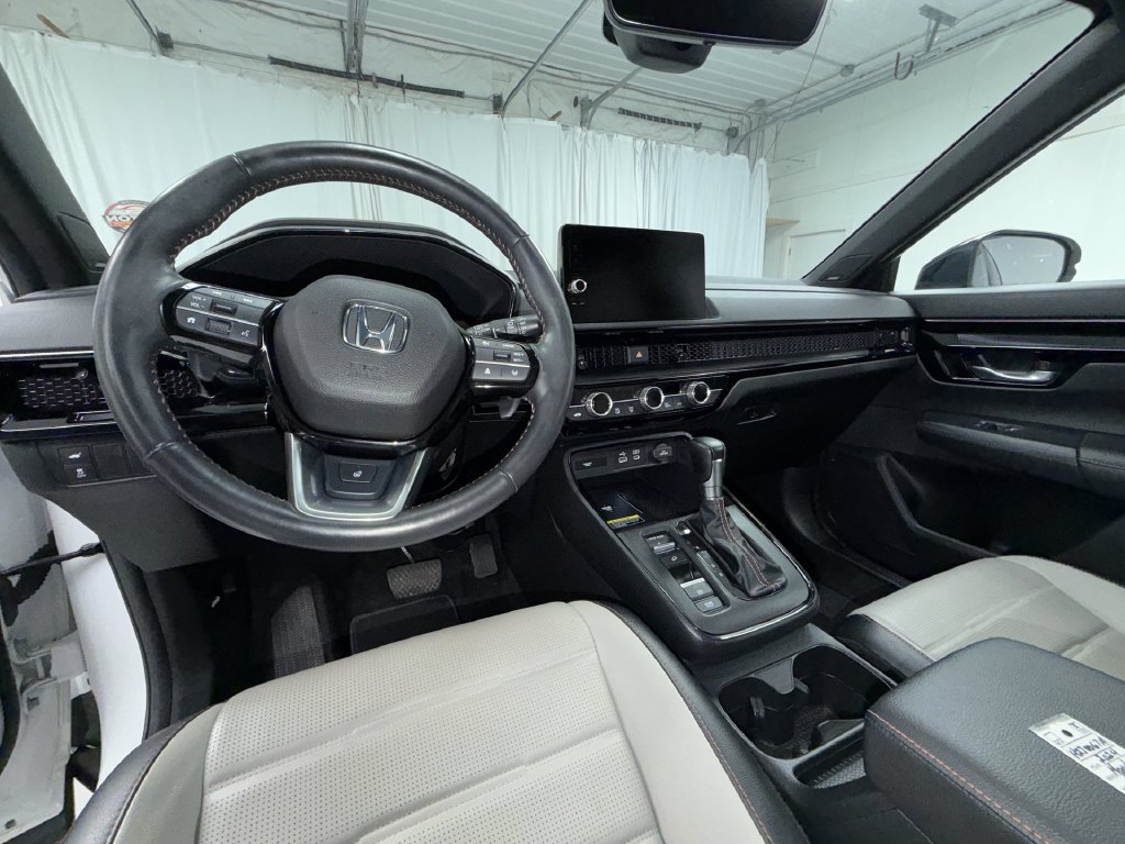 Used 2024 Honda CR-V Sport Touring image 3