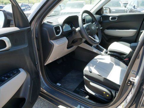 New 2026 Hyundai Venue SEL FWD image 5