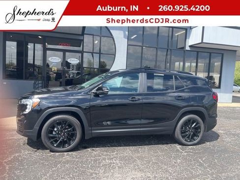 Used 2024 GMC Terrain SLE w/ Elevation Edition AWD/4WD image 1