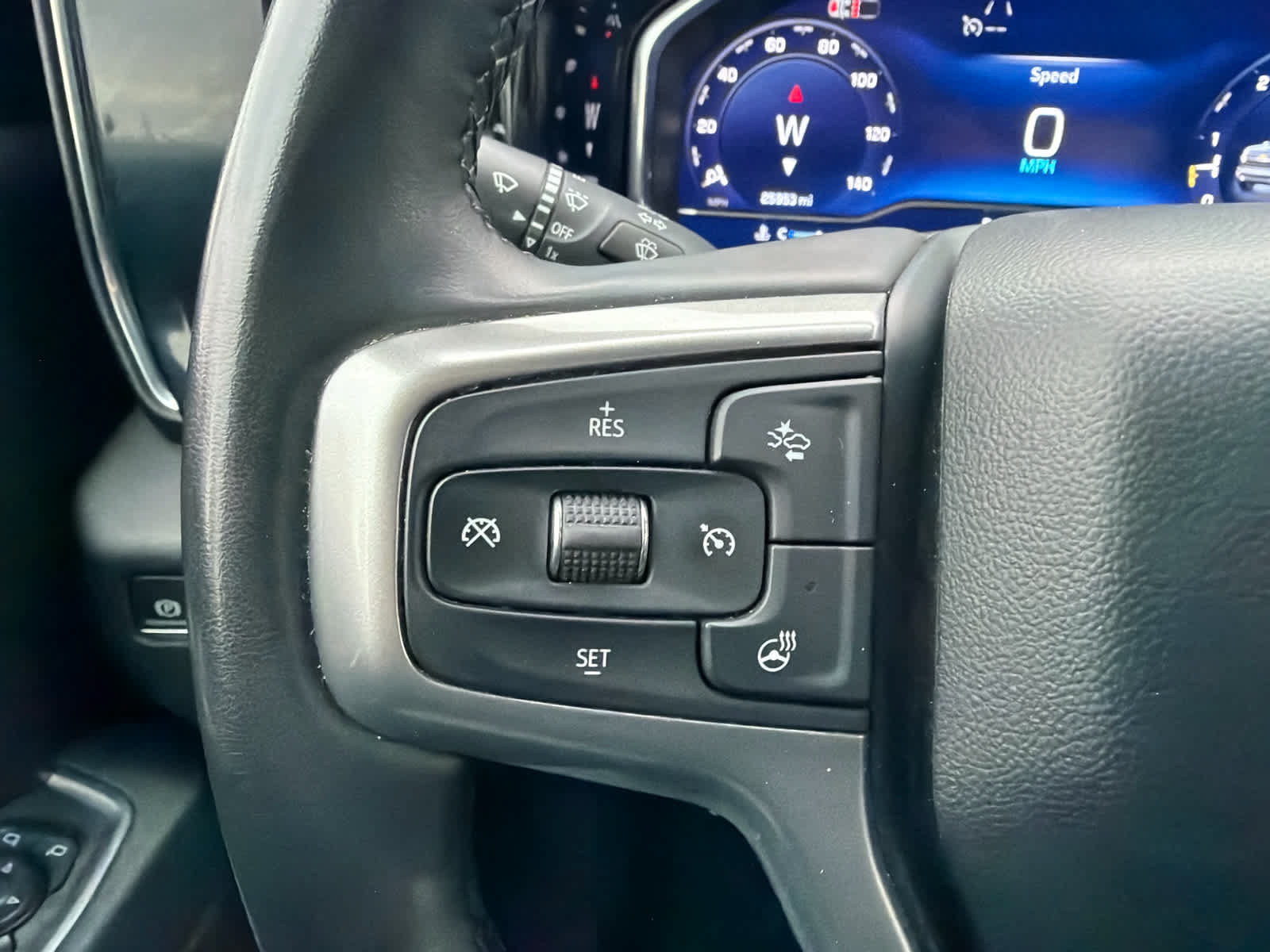 Used 2025 Chevrolet Silverado 1500 LT AWD/4WD image 31