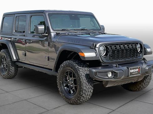 Used 2025 Jeep Wrangler Unlimited Sport AWD/4WD image 3