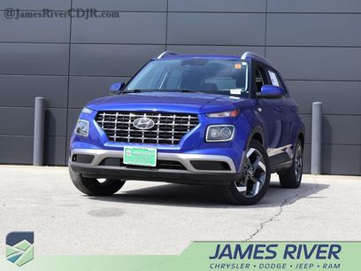 Used 2025 Hyundai Venue SEL