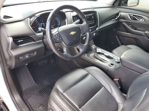 Used 2019 Chevrolet Traverse Premier w/ Redline Edition FWD image 17
