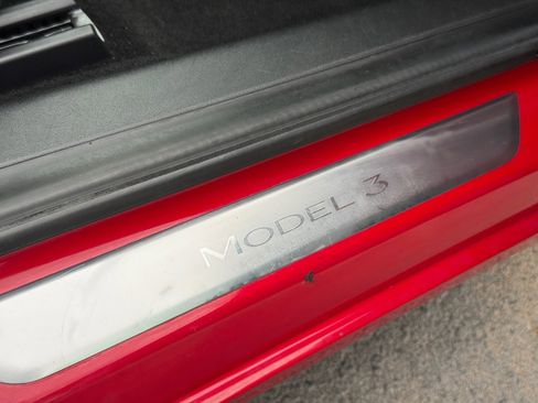 Used 2020 Tesla Model 3 Standard Range Plus image 17