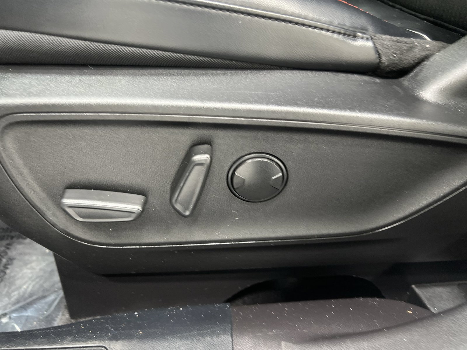 Used 2024 Ford Escape ST-Line FWD image 12