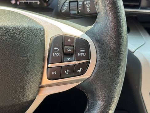 Used 2023 Ford Explorer XLT w/ Equipment Group 202A AWD/4WD image 29