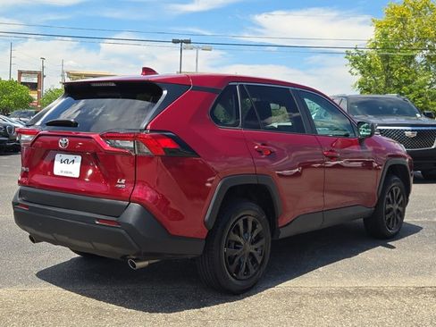 Used 2023 Toyota RAV4 LE AWD/4WD image 11