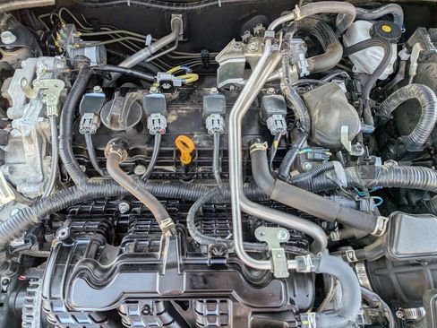 Used 2024 Nissan Altima 2.5 SR FWD image 16