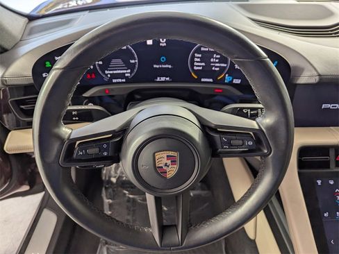 Used 2022 Porsche Taycan image 19
