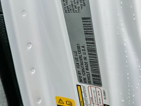 Used 2024 Jeep Gladiator Sport image 28