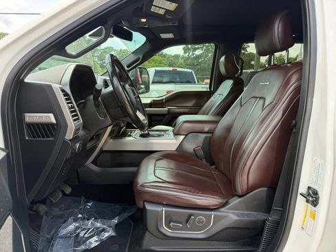Used 2017 Ford F150 Platinum w/ Equipment Group 701A Luxury AWD/4WD image 12