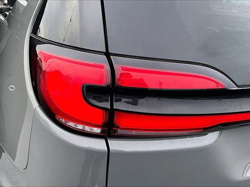 Used 2022 Chrysler Pacifica Touring-L w/ Uconnect Theater Family Group image 31