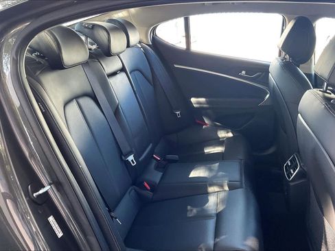 Used 2025 Genesis G70 2.5T RWD image 20