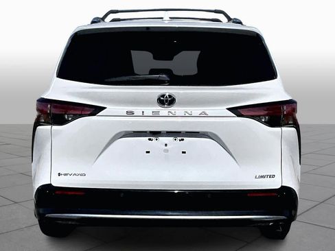 Certified 2026 Toyota Sienna Limited image 5