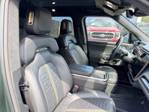 Used 2023 Rivian R1S Adventure AWD/4WD image 20