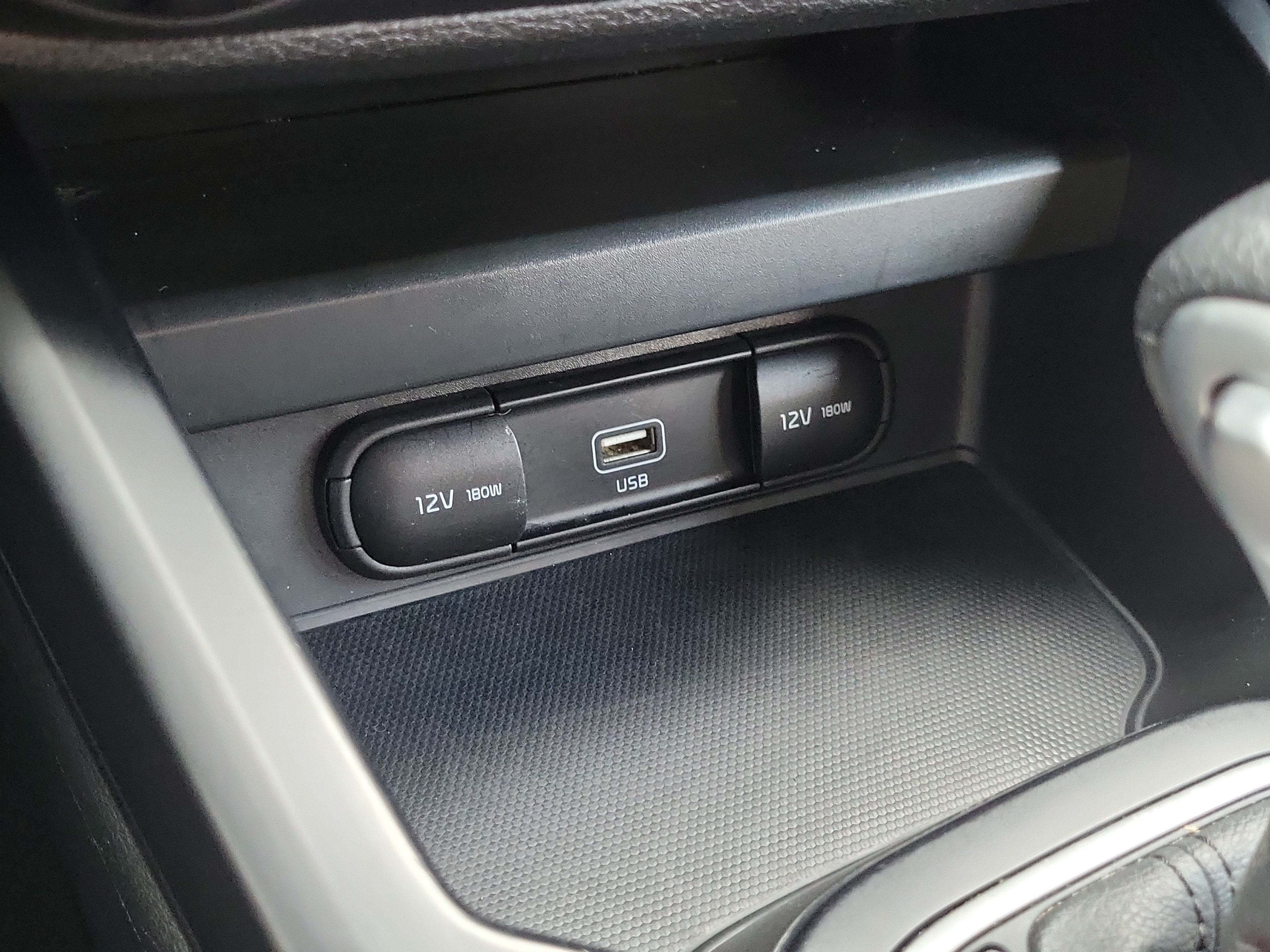 Certified 2022 Kia Soul LX FWD image 34