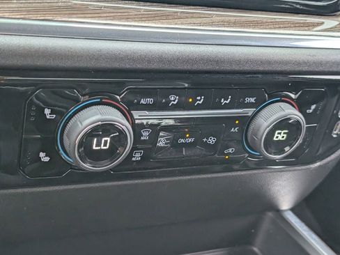 Used 2023 Chevrolet Silverado 1500 RST AWD/4WD image 15