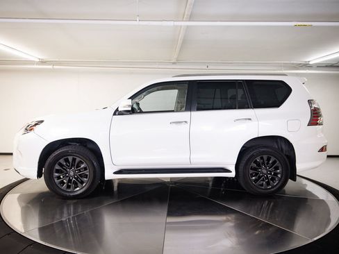 Used 2021 Lexus GX 460 Premium w/ Premium Package AWD/4WD image 2