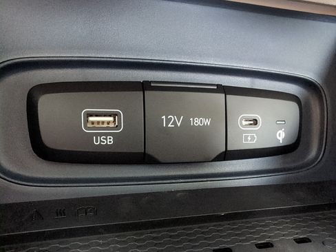 Used 2026 Hyundai Venue SEL FWD image 36