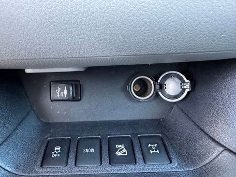 Used 2014 Toyota Highlander Plus AWD/4WD image 26