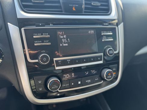 Used 2018 Nissan Altima 2.5 SV FWD image 16