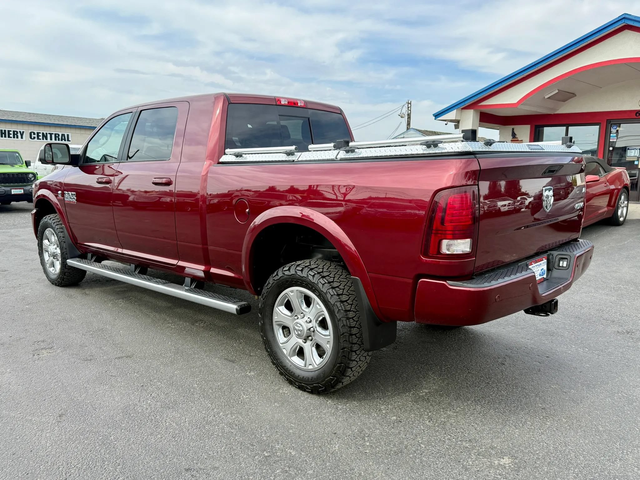 Used 2018 RAM 2500 Laramie w/ Sport Appearance Group AWD/4WD image 3