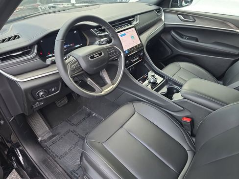 Used 2025 Jeep Grand Cherokee L Limited w/ Black Appearance Package image 20