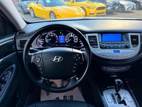 Used 2013 Hyundai Genesis 3.8 RWD image 25