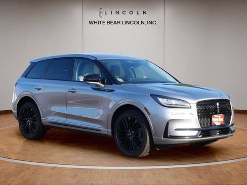 Used 2024 Lincoln Corsair AWD w/ Equipment Group 101A image 3