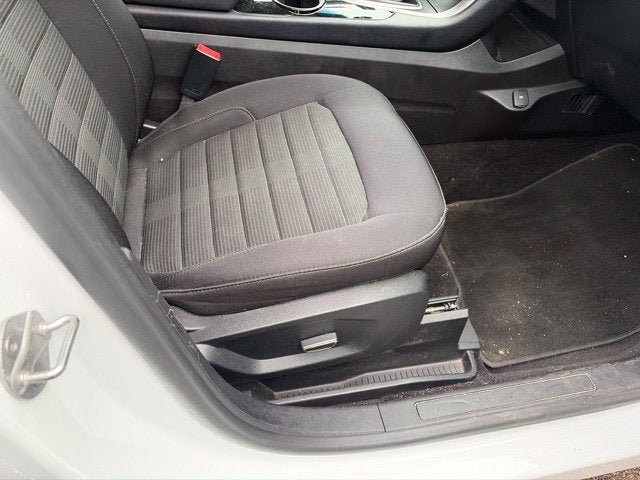 Used 2016 Ford Edge SEL AWD/4WD image 11