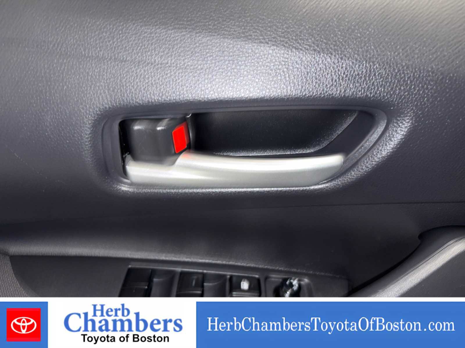 Used 2020 Toyota Corolla LE FWD image 13