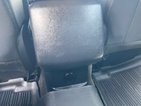 Used 2018 Ford Fusion SE FWD image 18